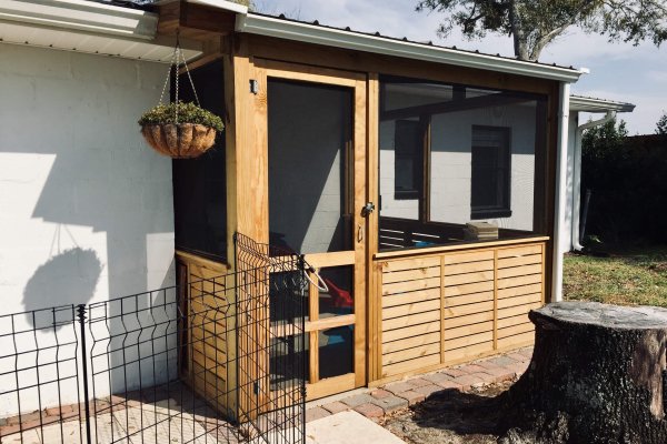 Enclosed Screen Back Patio